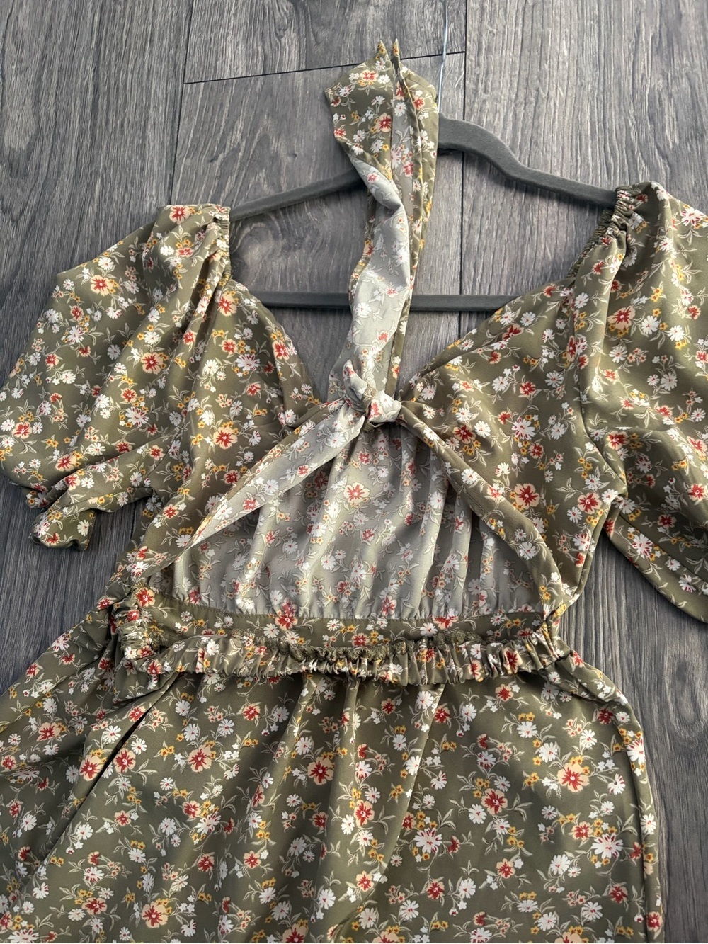 Hesperus Olive Floral Maxi Dress with Puff Sleeve Detail Size M - Picture 6 of 8